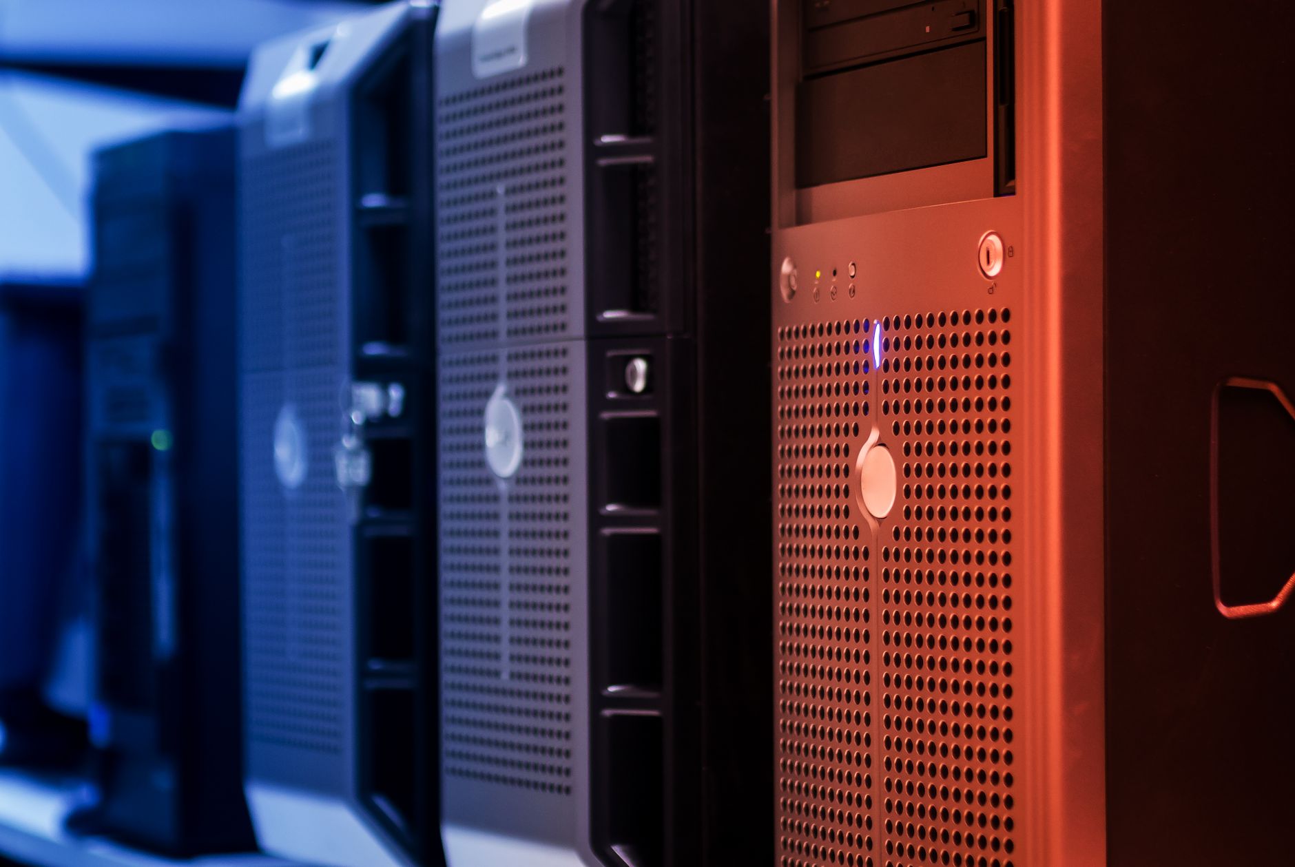 Detailed data analysis server rack